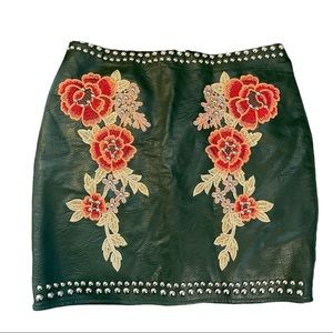 Romeo & Juliet Couture Faux Leather Studded Mini Skirt Size Sm. A Show Stopper!